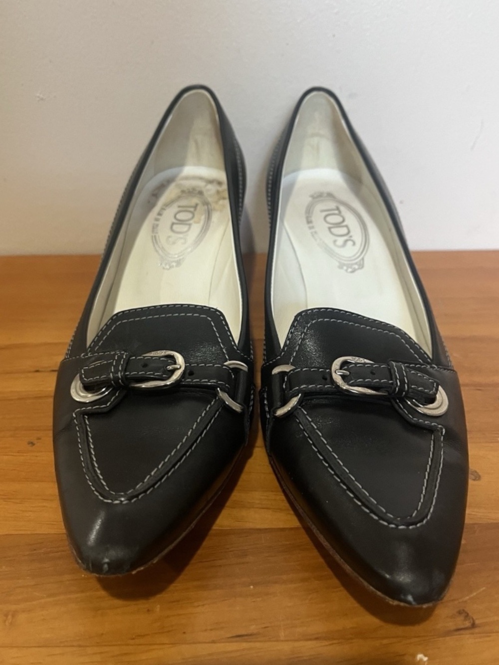 Designer Tod's Italian Leather Black Low Kitten Heel Buckle Pumps Shoes 8.5 M
